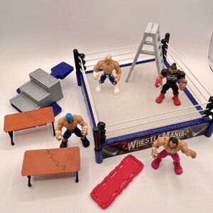 WWE WrestleMania Ring Bundle 2023 Knuckle Crunchers - set of 12Pcs